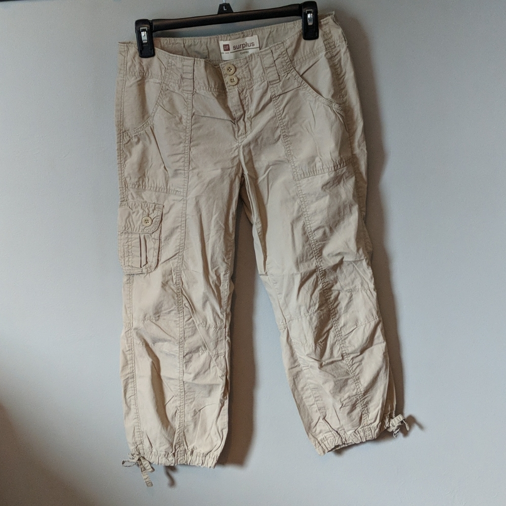 Gap khaki capris.